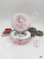 Pembe Yıldızlı Gökkuşağı ve Unicorn Metal Kutu İsme Özel Çikolata KA562