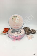 Pembe Kuğu Metal Kutu İsme Özel Çikolata KA18