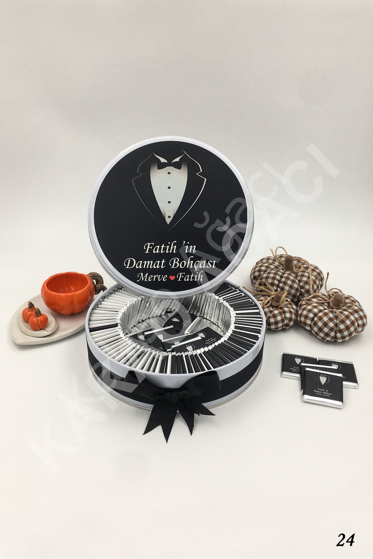 Damat Bohçası Metal  Kutu İsme Özel Çikolata KA24