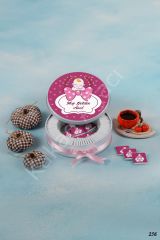 Pembe Papyonlu Bebek Metal Kutu İsme Özel Çikolata KA256