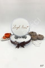 El Yazısı Kalpli Metal Kutu İsme Özel Çikolata KA117