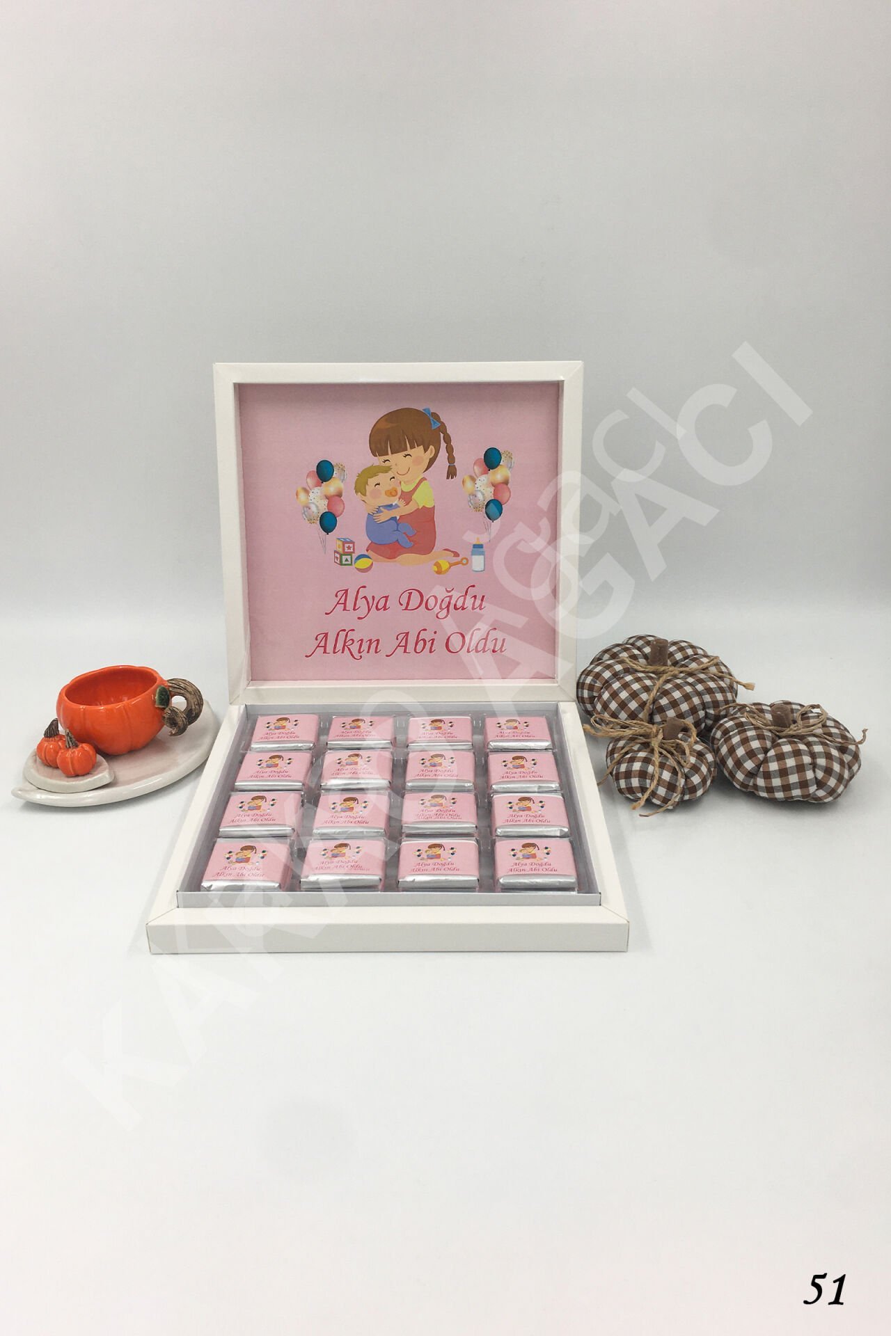 Pembe Abla Oldu Temalı Karton Kutu İsme Özel Çikolata KA51