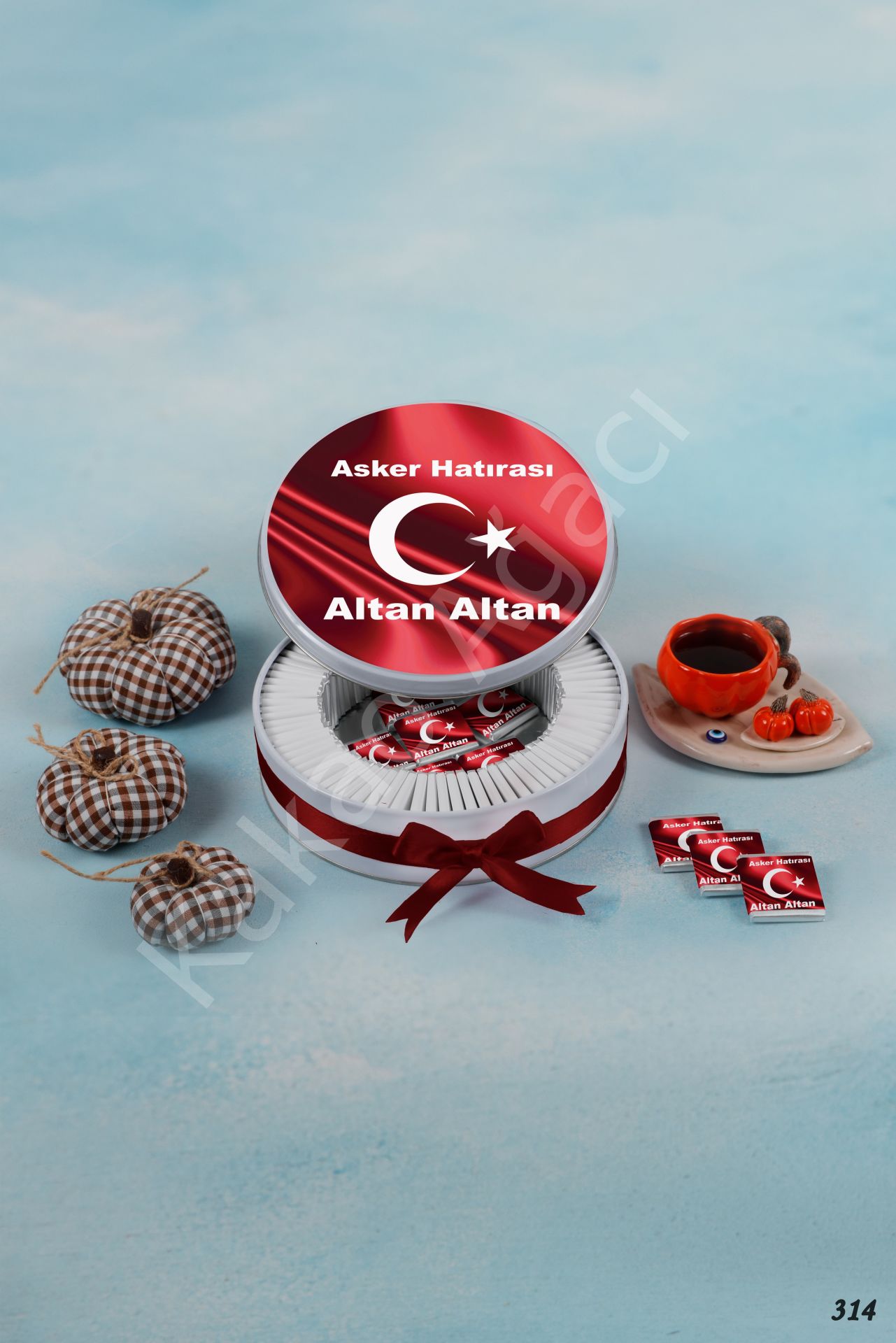 Türk Bayraklı Asker Metal Kutu İsme Özel Çikolata KA314