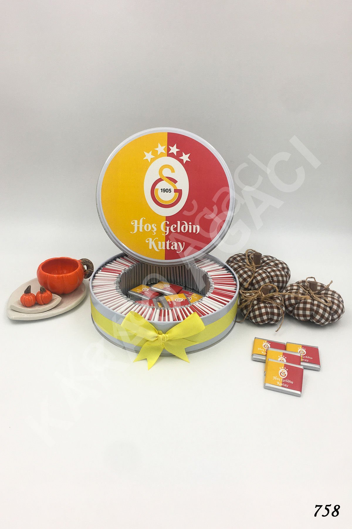 Galatasaraylı Metal Kutu İsme Özel Çikolata KA758