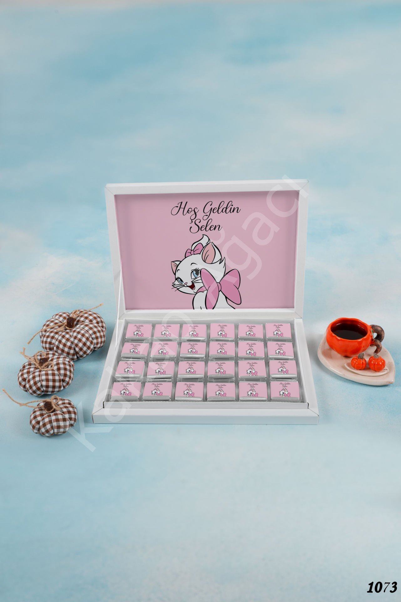 Pembe Kedili Karton Kutu İsme Özel Çikolata KA1073
