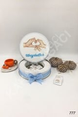 Aile Eli Kalpli Metal Kutu İsme Özel Çikolata KA777