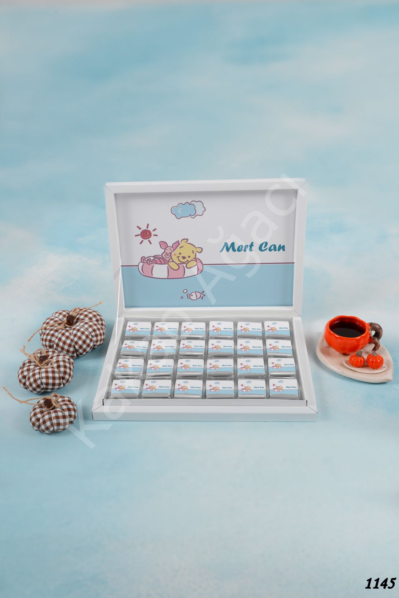 Winnie Pooh Çocuk Karton Kutu İsme Özel Çikolata KA1145