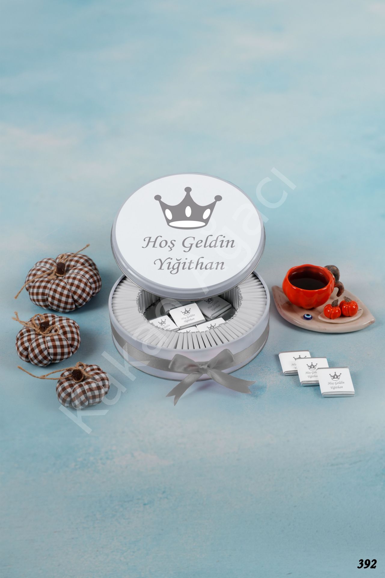 Gri Taçlı Metal Kutu İsme Özel Çikolata KA392