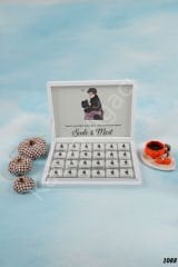 Sarılan Sevgililer Özlü Sözlü Karton Kutu Çikolata KA1088