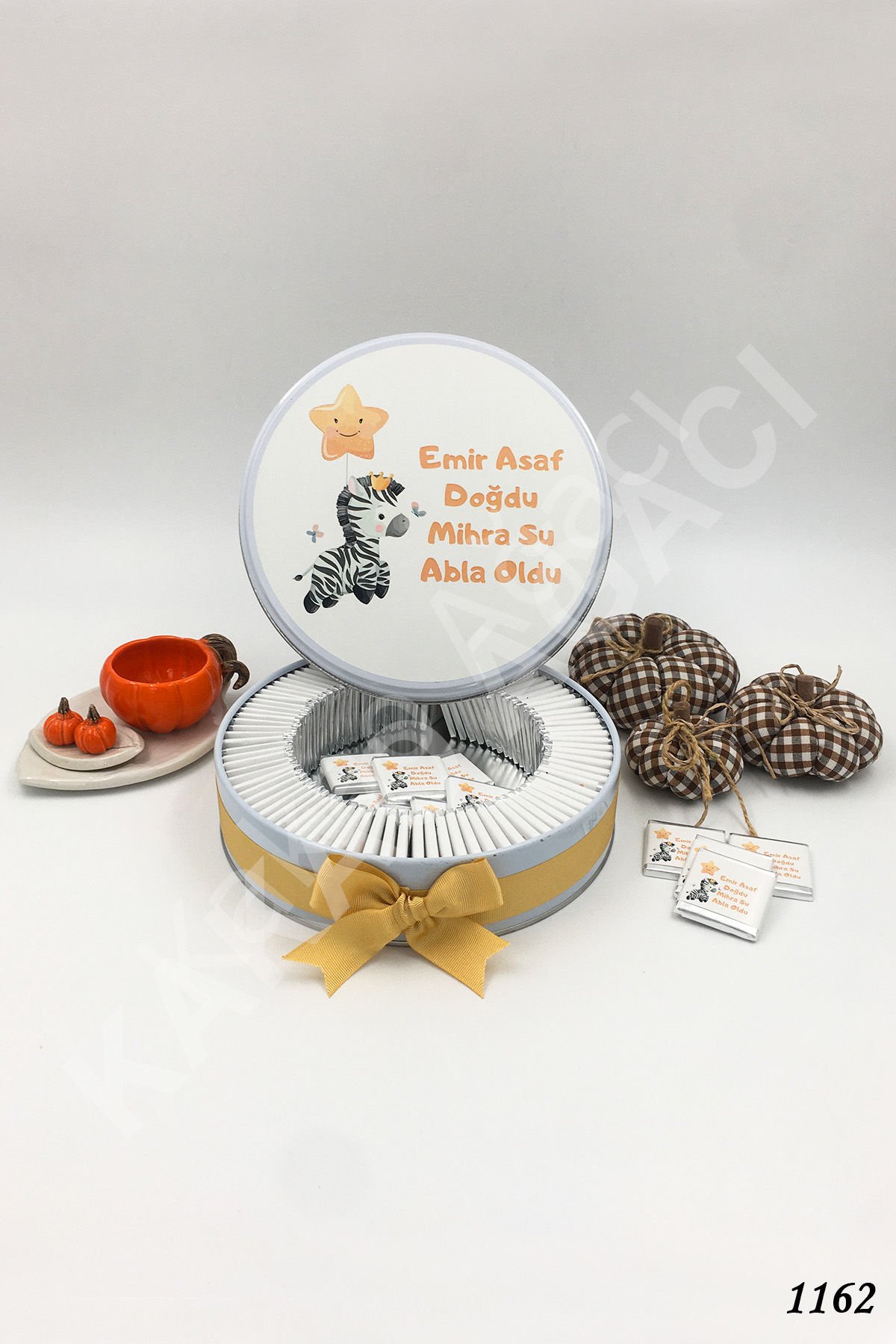 Zebralı Çocuk Bebek Metal Kutu İsme Özel Çikolata KA1162