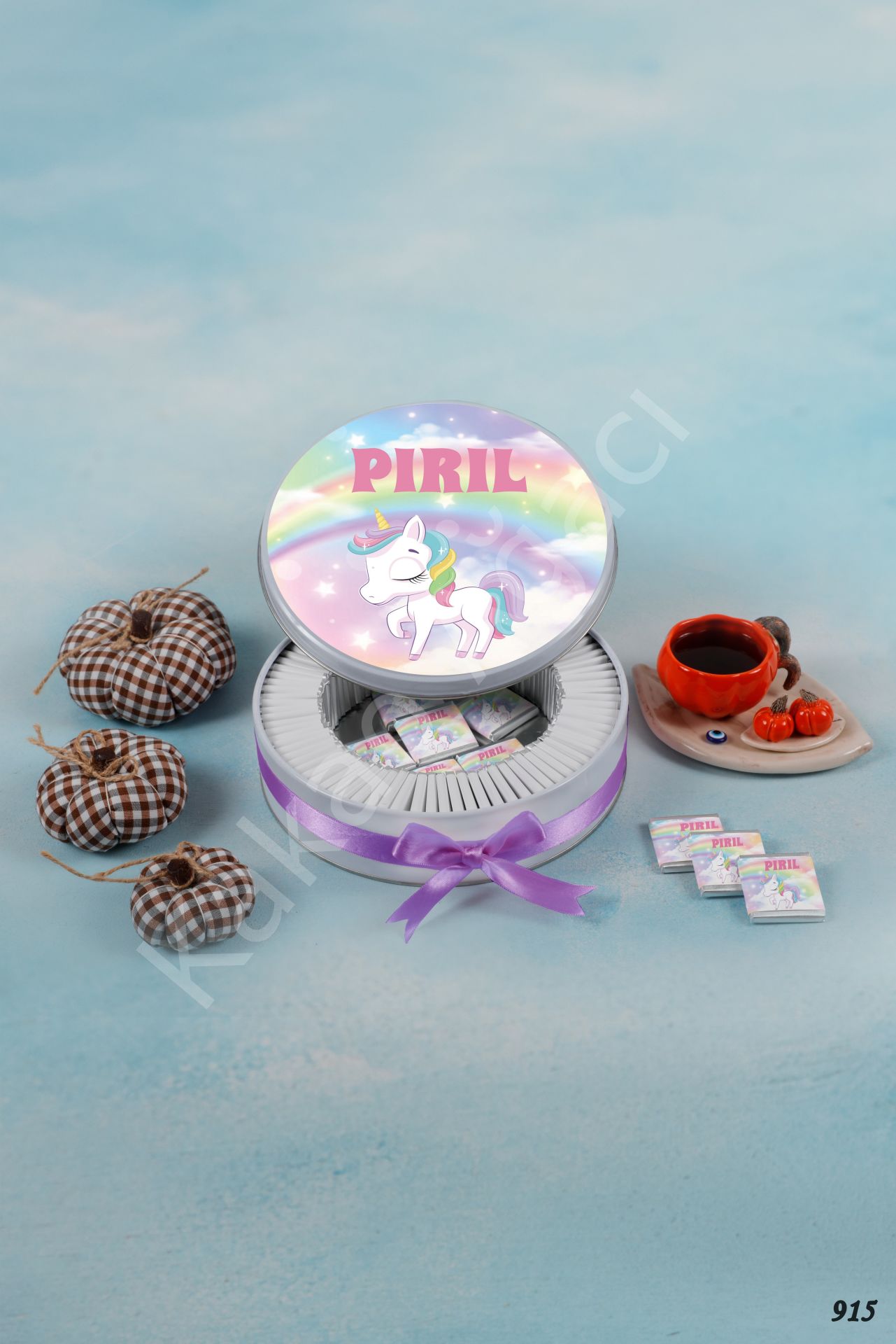 Gökkuşağı ve Unicorn Kız Metal Kutu İsme Özel Çikolata KA915