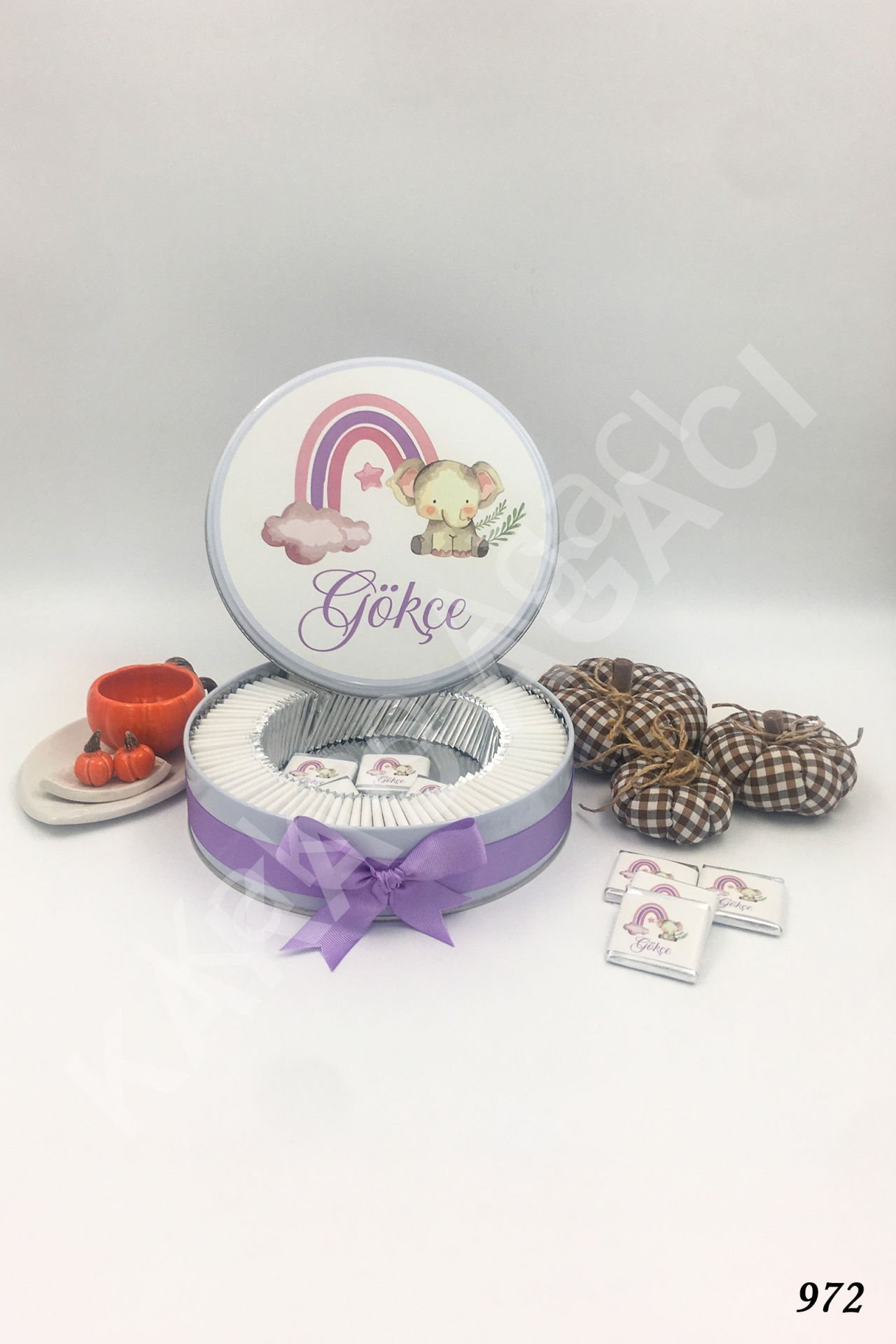 Pembe Gökkuşağı ve Fil Metal Kutu İsme Özel Çikolata KA972