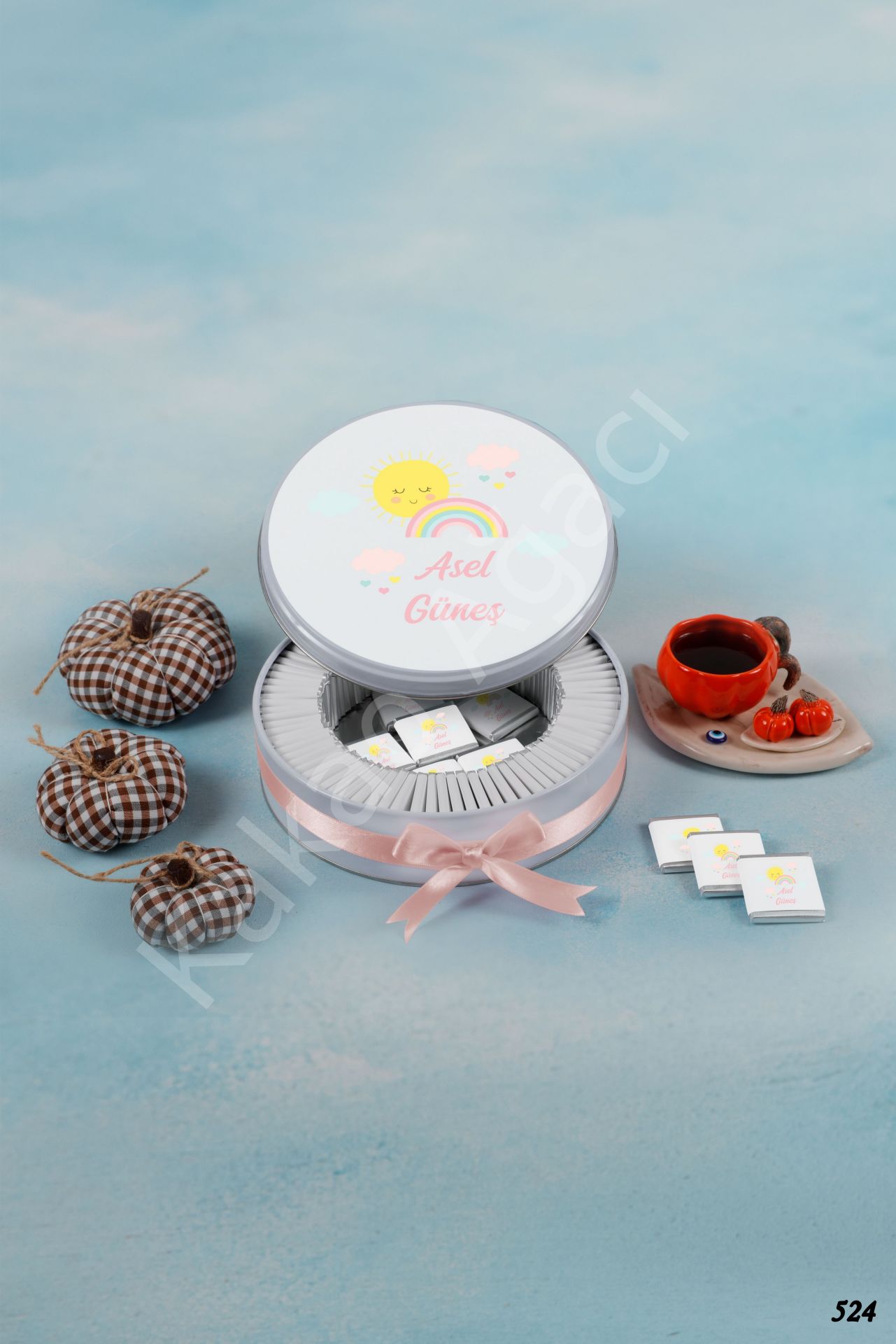 Pembe Gökkuşağı ve Güneş Metal Kutu İsme Özel Çikolata KA524