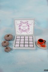 Pembe Çerçeveli Kız Kutu İsme Özel Çikolata KA1216