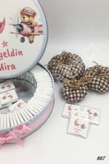 Pembe Ayıcıklı Metal Kutu İsme Özel Çikolata KA807
