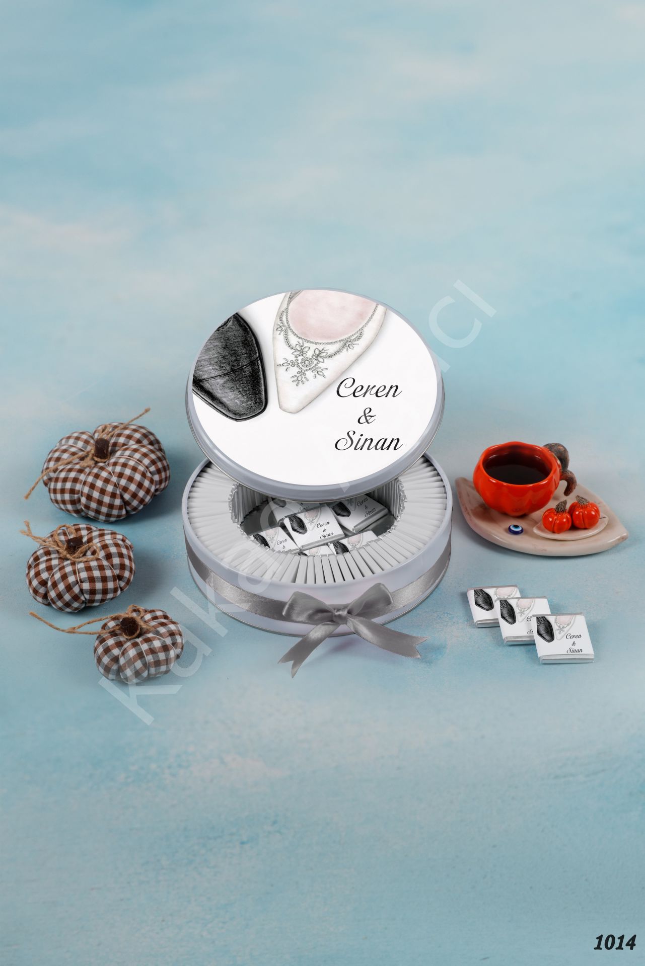 Gelin & Damat Metal Kutu İsme Özel Çikolata KA1014