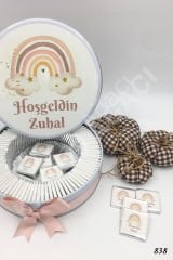 Pembe Yıldızlı Gökkuşağı Metal Kutu İsme Özel Çikolata KA838