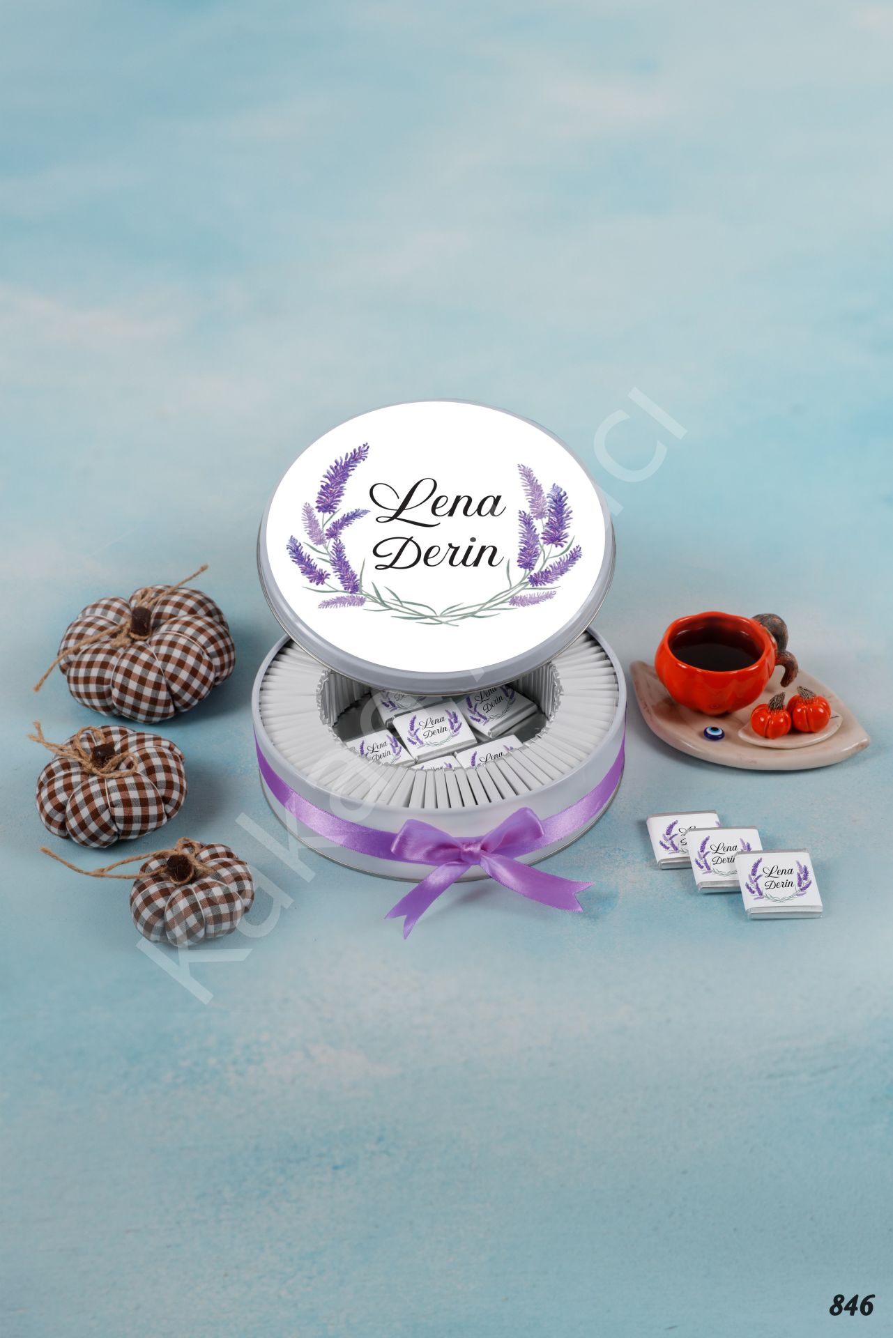 Lavanta Çiçeği Kız Metal Kutu İsme Özel Çikolata KA846