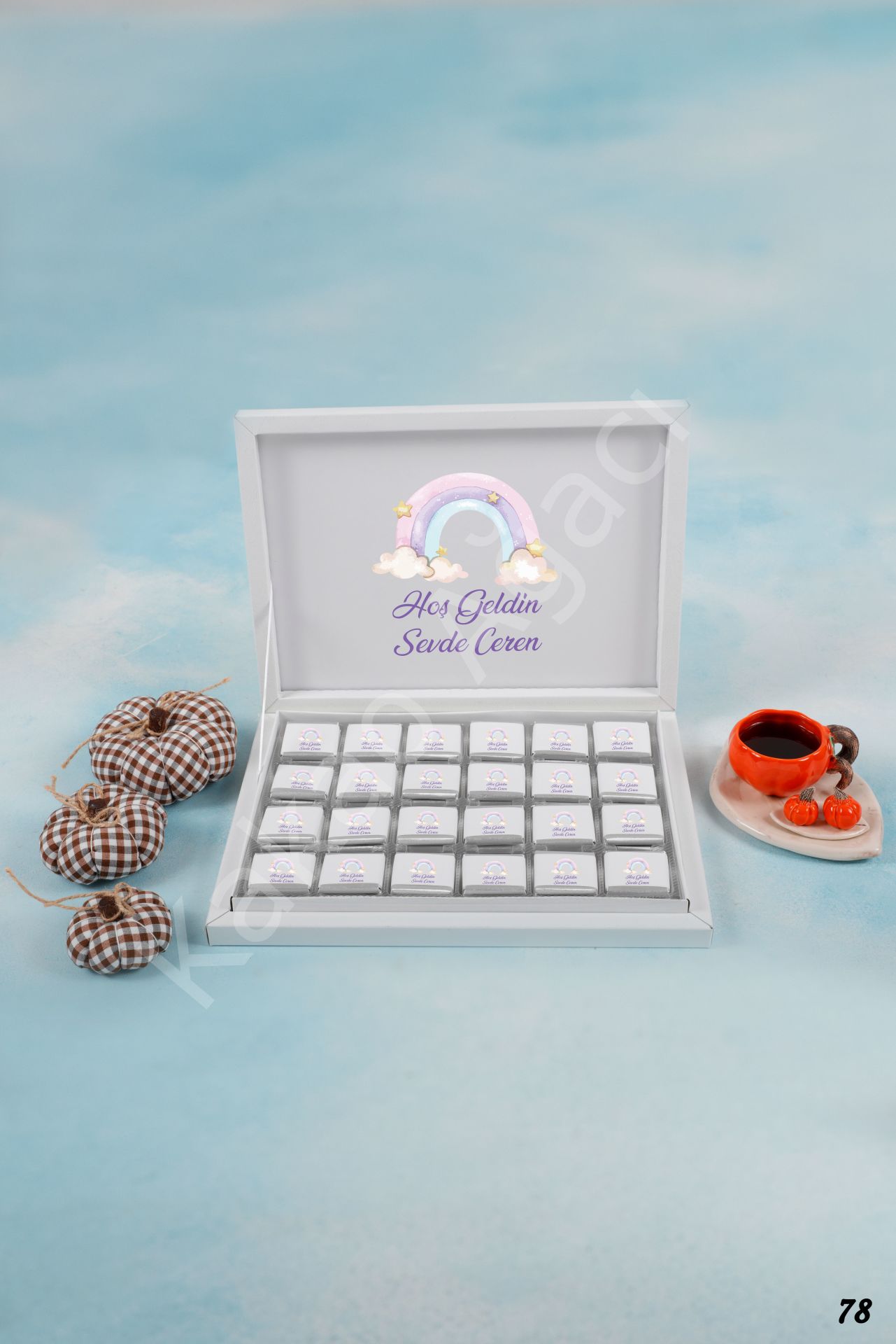 Pembe & Mor Butlu Gökkuşağı Karton Kutu İsme Özel Çikolata KA78