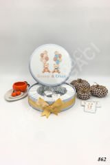 Erkek & Kız Bebek İkiz Metal Kutu İsme Özel Çikolata KA862