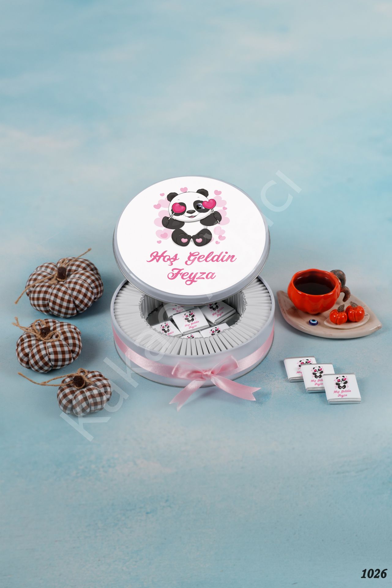 Pembe Panda Kız Metal Kutu İsme Özel Çikolata KA1026