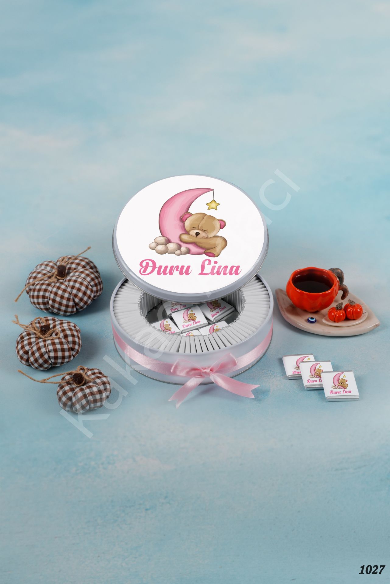 Pembe Ay ve Ayıcık Metal Kutu İsme Özel Çikolata KA1027