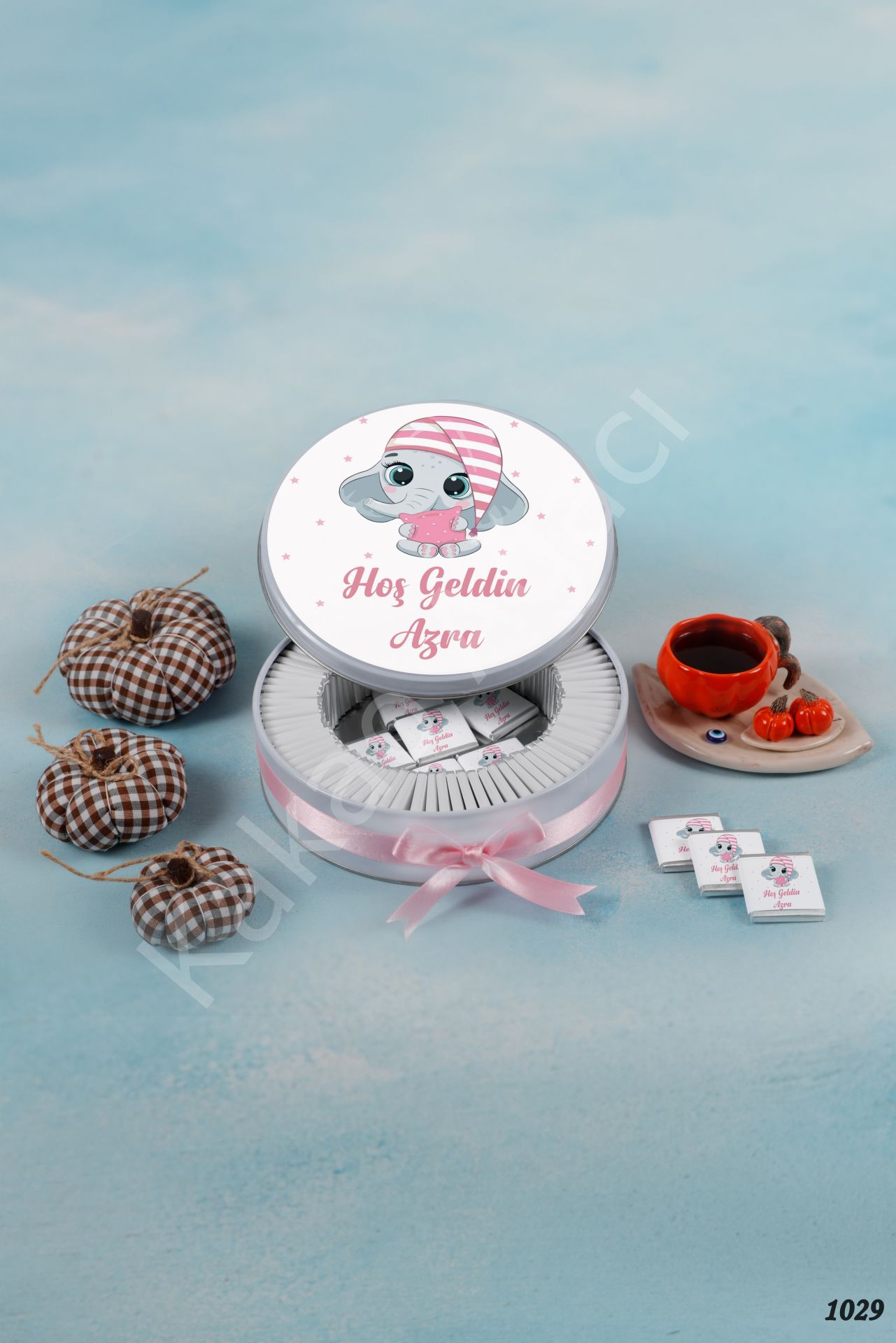 Pembe Şapkalı Filli Metal Kutu İsme Özel Çikolata KA1029