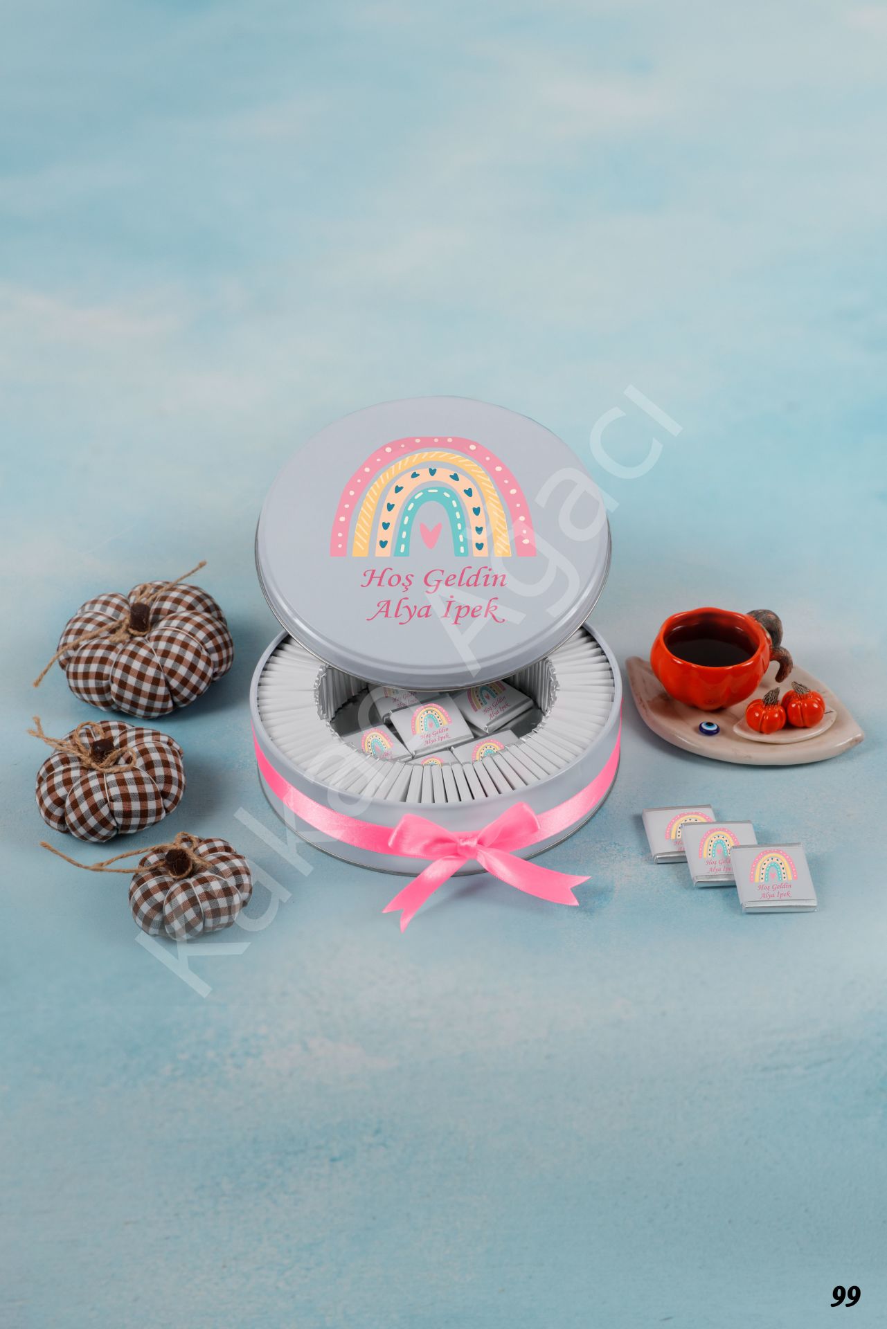 Pembe Kalpli Gökkuşağı Karton Kutu İsme Özel Çikolata KA99